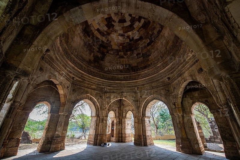 Sakar Khan's Dargah mausoleum, Unesco site Champaner-Pavagadh Archaeological Park, Gujarat, India, Asia
