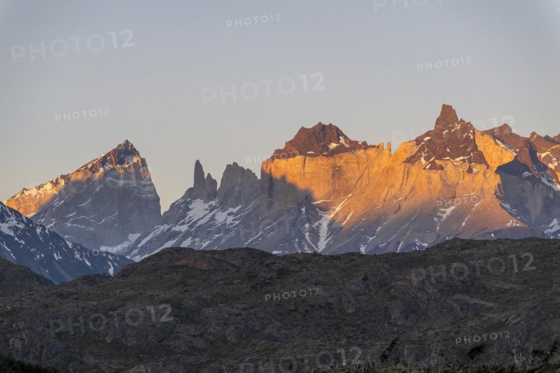 Sunset at Lago Grey, Torres del Paine National Park, Parque Nacional Torres del Paine, Cordillera del Paine, Towers of the Blue Sky, Region de Magallanes y de la Antartica Chilena, Ultima Esperanza Province, UNESCO Biosphere Reserve, Patagonia, End of the World, Chile, South America