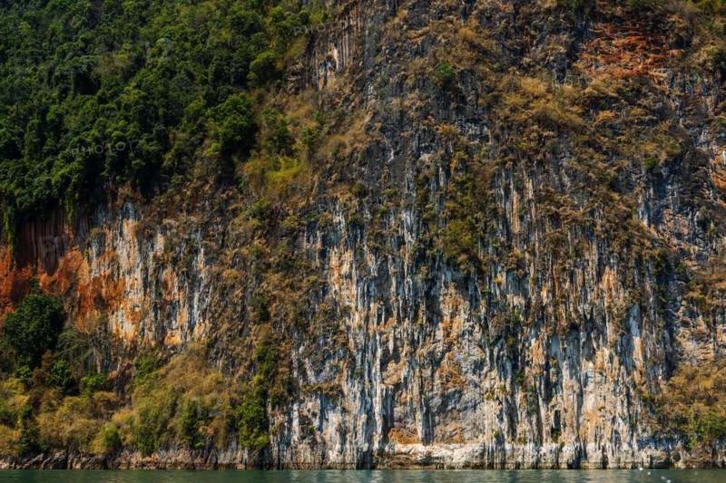 Limestone rocks in Cheow Lan Lake in Khao Sok National Park, nature, travel, holiday, lake, reservoir, landscape, rock, rock formation, attraction, rock face, water, tourism, boat trip, excursion, boat trip, nature reserve, travel photo, Thailand, Asia