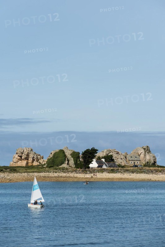 House between rocks, Castel Meur, La Gouffre, Plougrescant, Cote de Granit Rose, Cotes d'Armor, Brittany, France, Europe