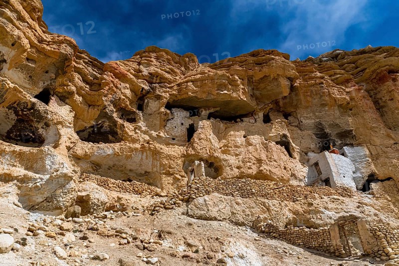 Cave appartments, Garphu, Kingdom of Mustang, Nepal, Asia