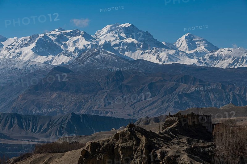 Old palace, dzong in the village of Tsarang before the Annapurna mountain range, Kingdom of Mustang, Nepal, Asia