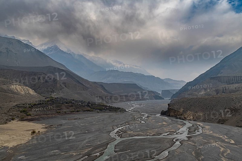 Huge riverbed of the Kali Gandaki, Kingdom of Mustang, Nepal, Asia
