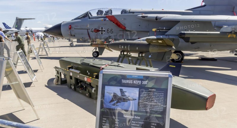 Weapon system Taurus, air-to-ground cruise missile of the German Armed Forces, version KEPD-350 with tandem warhead, cruise missiles. TornadoIDS fighter aircraft of the German Air Force, ILA Berlin Air Show, International Aerospace Exhibition, Schoenefeld, Brandenburg, Germany, Europe