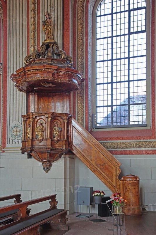 Pulpit with wood carving by Ebenist Johann Georg Nesstfell, arts and crafts, interior view, baroque, Mauritiuskirche, Wiesentheid, Lower Franconia, Franconia, Bavaria, Germany, Europe