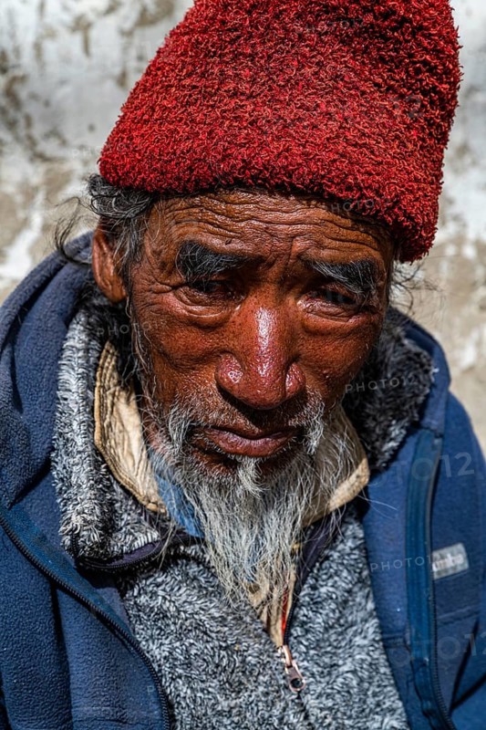 Old man in Lo Manthang, Kingdom of Mustang, Nepal, Asia