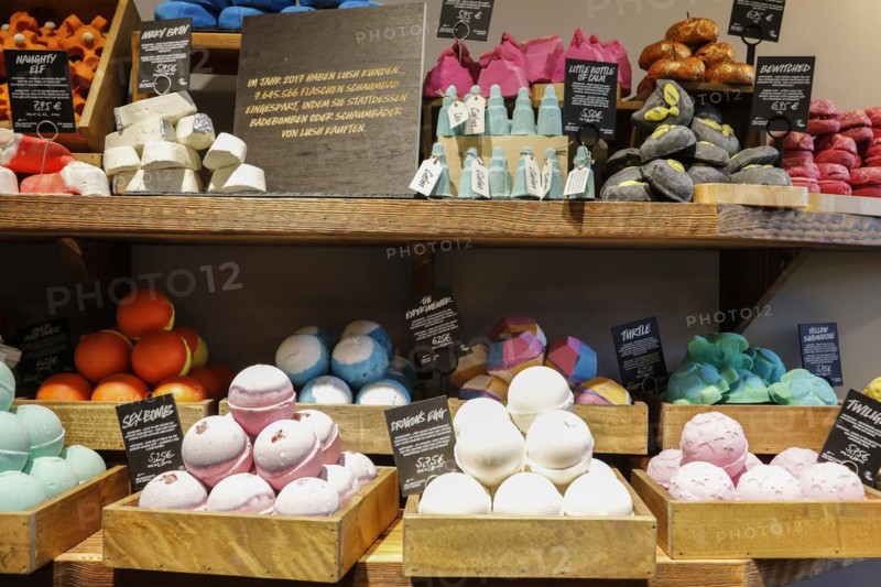 Unpackaged Lush cosmetic products.240 sustainable alternatives to packaged cosmetics are offered in the so-called Naked Shop, Berlin, 05.10.2018