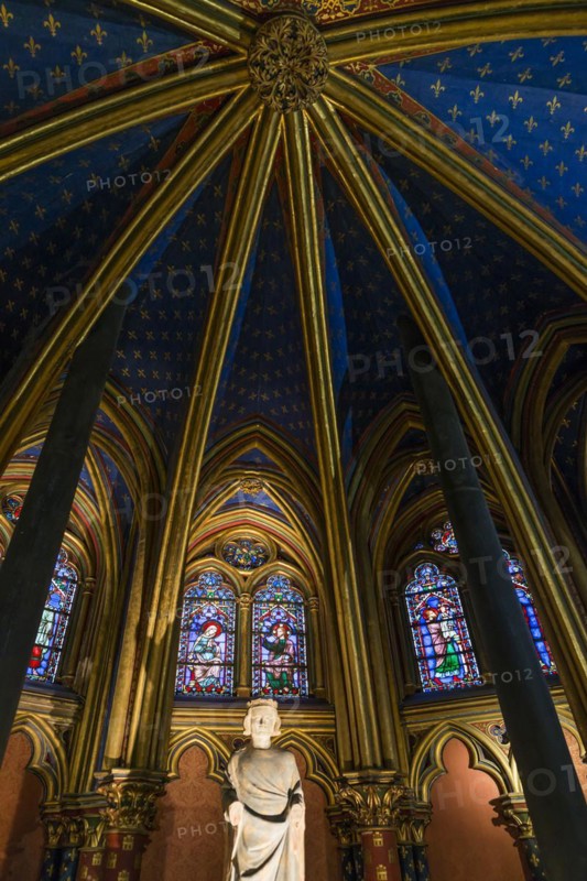 Vault, interior view, lower chapel, Sainte-Chapelle, Ile de la Cite, Paris, France, Europe