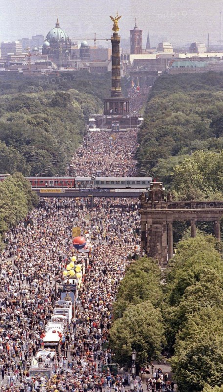 Aerial view of the Victory Column during the Love Parade. Under the motto One World one Future, techno music fans celebrate the 10th Love Parade with more than one million visitors in Berlin on 11 July 1998
