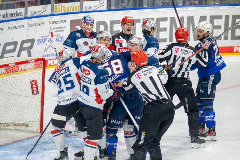 10.03.2024, DEL, German Ice Hockey League season 2023/24, 1st playoff round (pre-playoffs) : Adler Mannheim against Nuremberg Ice Tigers (2:1) . Picture: One of several scuffles in the game