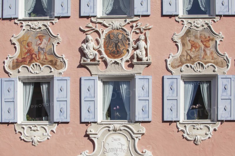 Window in a historic house with Lueftlmalerei in Ludwigstrasse, Partenkirchen district, Garmisch-Partenkirchen, Werdenfelser Land, Upper Bavaria, Bavaria, Germany, Europe