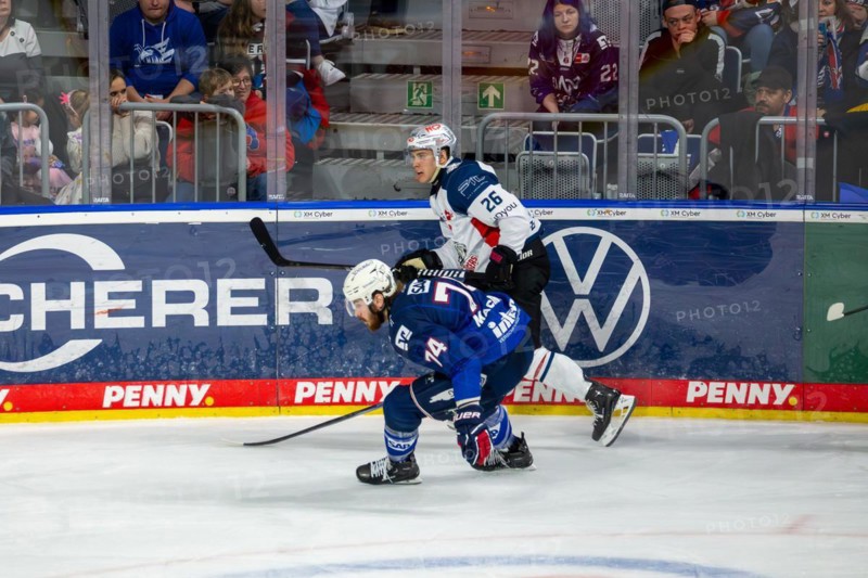 10.03.2024, DEL, German Ice Hockey League season 2023/24, 1st playoff round (pre-playoffs) : Adler Mannheim against Nuremberg Ice Tigers (2:1)