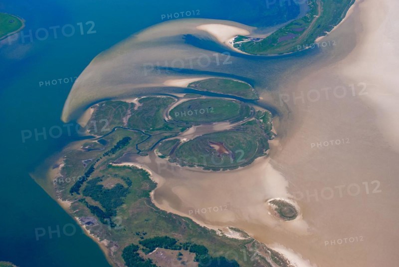 Aerial view, peninsula, Grosser Werder, nature reserve, Vorpommersche Boddenlandschaft National Park. Wind tidal flats, silting, sea, Baltic Sea, Zingst, Mecklenburg-Western Pomerania, Germany, Europe