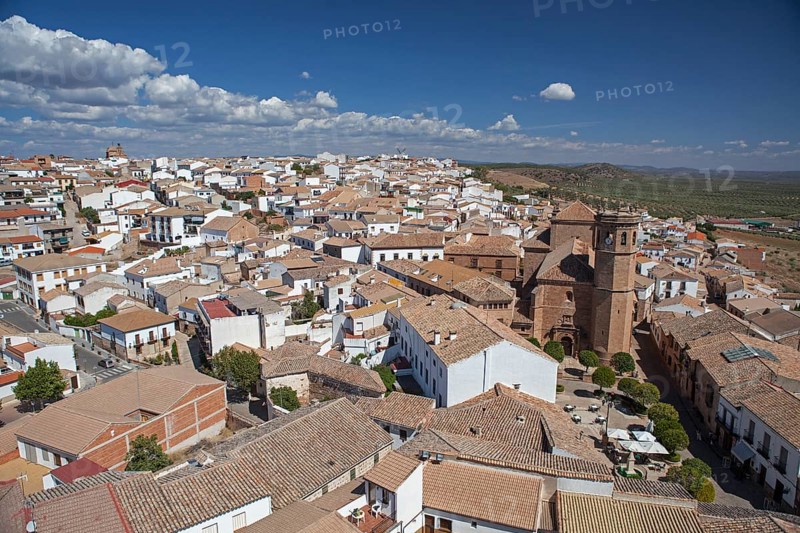 Banos de la Encina village overview
