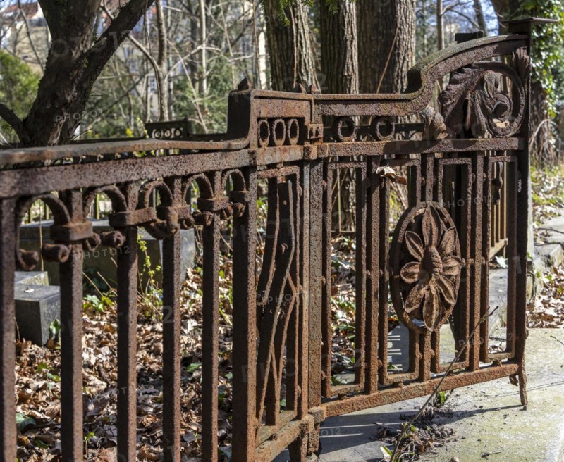 Rusty grave fences, Kirchof 1 of the Evangelische Georgen-Parochialgemeinde, Greisfswalder Strasse, Berlin, Germany, Europe