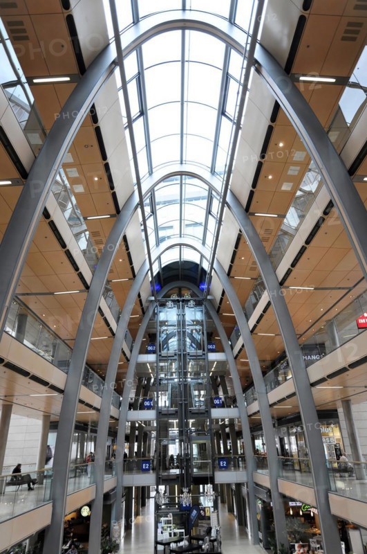 Europa Passage, Ballindamm, Modern shopping centre with glass roof that creates an open and inviting space, Hamburg, Hanseatic City of Hamburg, Germany, Europe