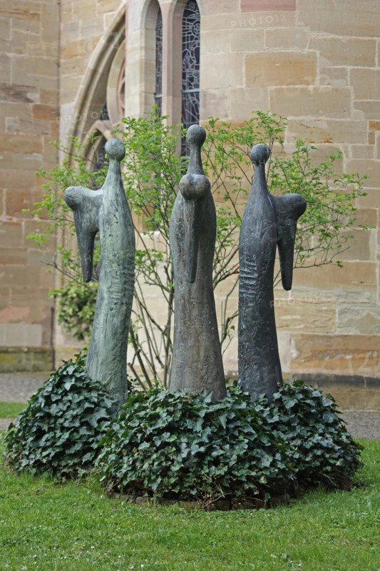 Sculpture Three Angels by Ernst Steinacker 1993, modern art, bronze, inner courtyard, cloister, UNESCO St Peter's Cathedral, Trier, Rhineland-Palatinate, Germany, Europe