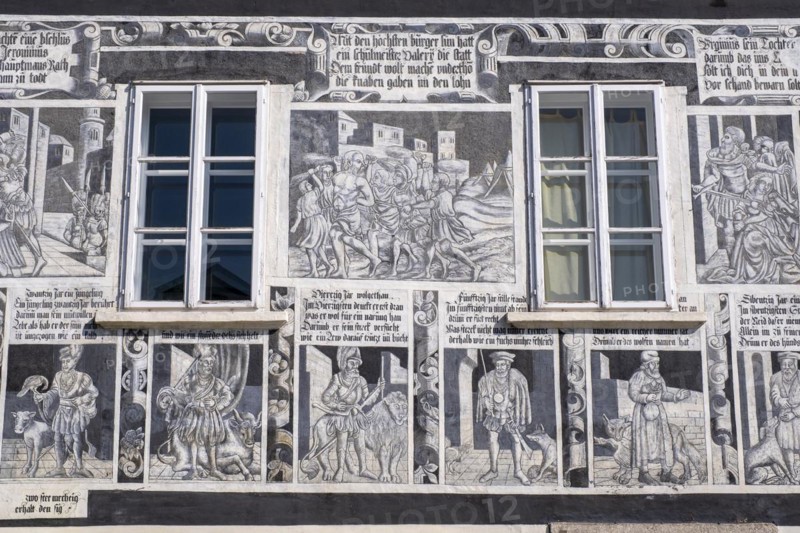 House facade with wall painting from the Renaissance period, sgraffito house, main square, Weitra, Waldviertel, Lower Austria, Austria, Europe