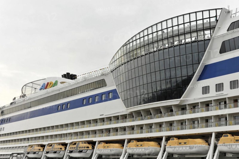 Detail, AIDALuna, The bow of a cruise ship next to modern harbour architecture, Hamburg, Hanseatic City of Hamburg, Germany, Europe