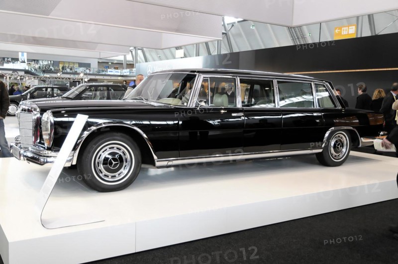 RETRO CLASSICS 2010, Stuttgart Trade Fair, Mercedes-Benz 600 Pullman, Glamorous black Mercedes-Benz saloon as the epitome of a classic vintage car, Stuttgart Trade Fair, Stuttgart, Baden-Wuerttemberg, Germany, Europe