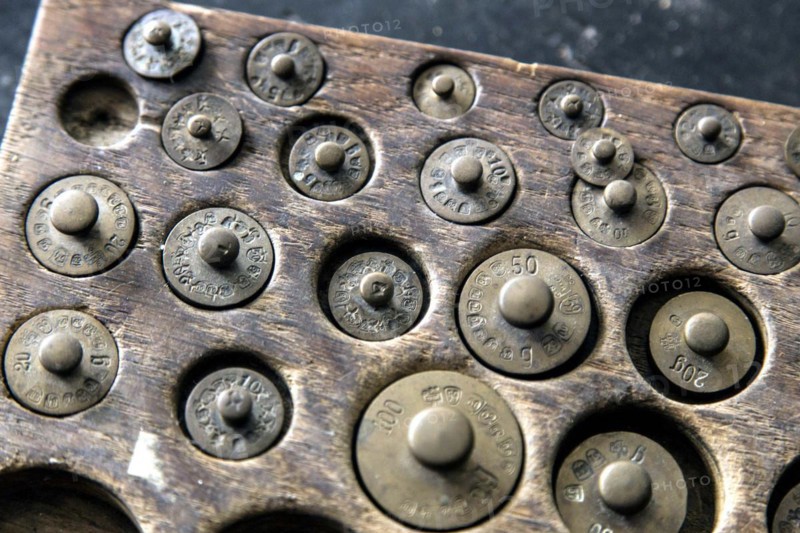 Weights for a pharmacist's precision balance in the historic Berg Pharmacy in Clausthal-Zellerfeld. The current Berg-Apotheke, one of the oldest pharmacies in Germany, was built in 1674, 09.11.2015