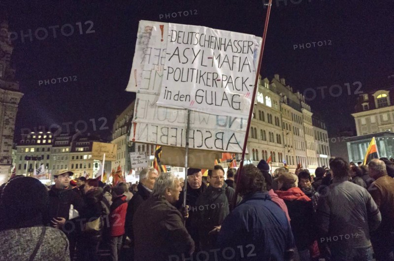 Pegida demonstration at the theatre square in Dresden. At this rally, Pegida founder Bachmann compared Federal Minister of Justice Heiko Maas to Reich Propaganda Minister Joseph Goebbels, 2 November 2015