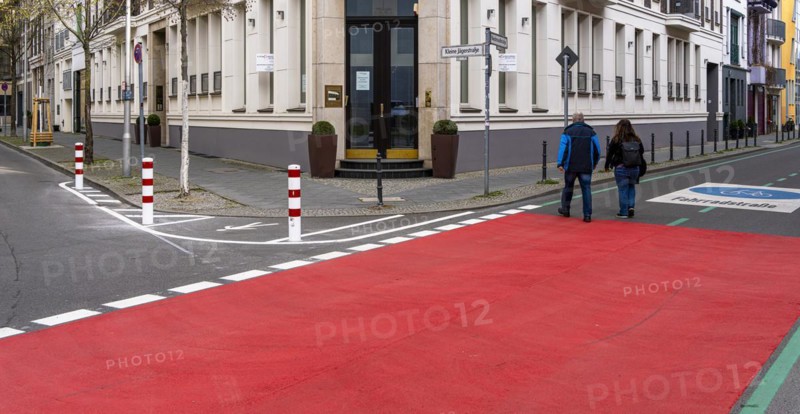 Symbolic photo on the subject of bicycle lanes in Berlin, Niederwallstrasse and Hausvogteiplatz, Berlin-Mitte, Germany, Europe