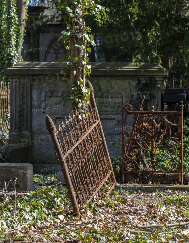 Rusty grave fences, Kirchof 1 of the Evangelische Georgen-Parochialgemeinde, Greisfswalder Strasse, Berlin, Germany, Europe
