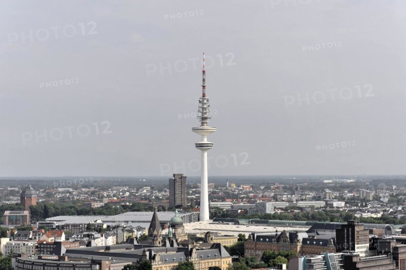 Hamburg television tower, Heinrich-Hertz-Tower, Tele-Michel, View of a television tower and surrounding city buildings under a cloudy sky, Hamburg, Hanseatic City of Hamburg, Germany, Europe
