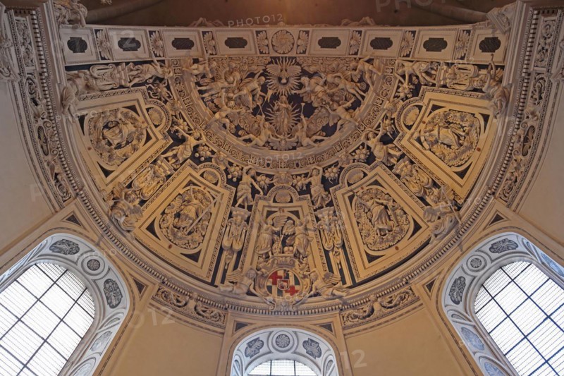 Interior view with ceiling fresco of UNESCO St Peter's Cathedral, dome, arts and crafts, figures, relief, Trier, Rhineland-Palatinate, Germany, Europe