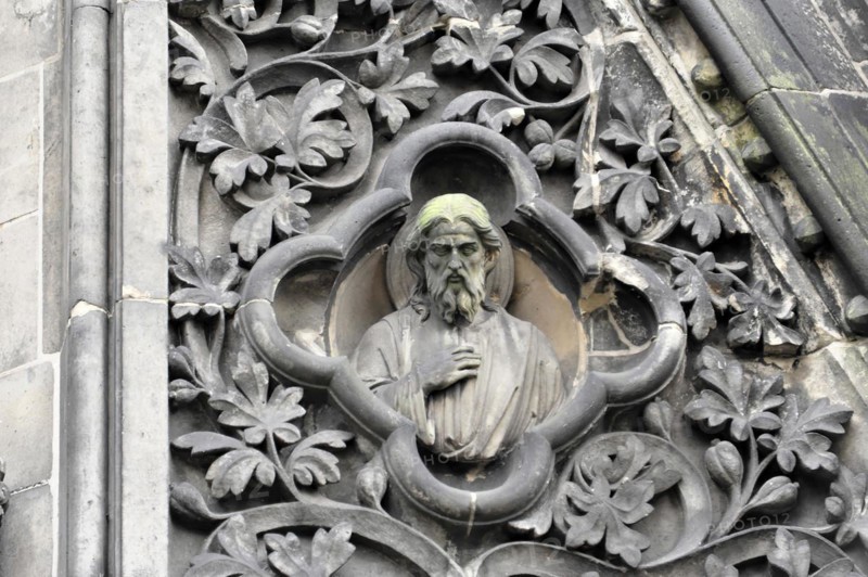 St Peter's Church, parish church, construction began in 1310, Moenckebergstrasse, stone sculpture of Jesus surrounded by filigree foliage on a cathedral, Hamburg, Hanseatic City of Hamburg, Germany, Europe