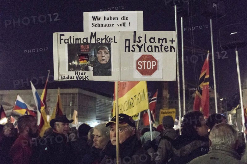 Pegida demonstration at the theatre square in Dresden. At this rally, Pegida founder Bachmann compared Federal Minister of Justice Heiko Maas to Reich Propaganda Minister Joseph Goebbels, 2 November 2015