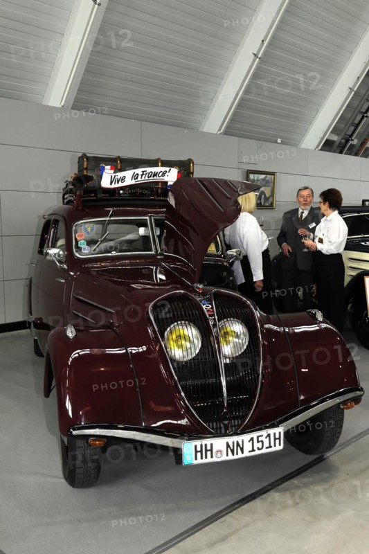 RETRO CLASSICS 2010, Stuttgart Messe, A well-kept dark red classic vintage car with open bonnet and 'Vive la France' sign, Stuttgart Messe, Stuttgart, Baden-Wuerttemberg, Germany, Europe