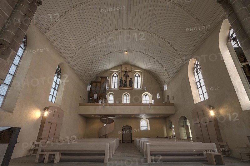 Interior with view to the west side with gallery and crucifixion group, St Clare's Church, Koenigstrasse 66, Nuremberg, Middle Franconia, Bavaria, Germany, Europe