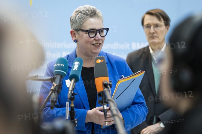 Christine Vogler, President of the German Nursing Council, behind her Karl Lauterbach (SPD), Federal Minister of Health, during talks on the key points of the Nursing Competence Act with nursing associations at the Federal Ministry of Health in Berlin, 20 March 2024