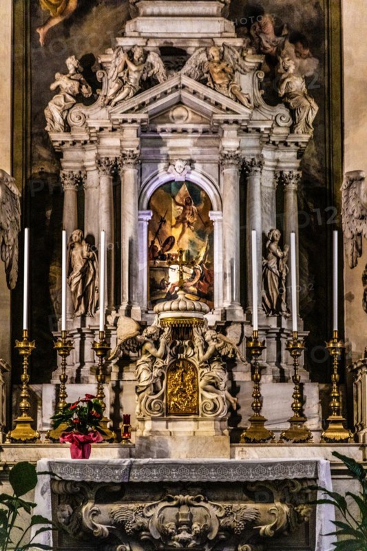Side altar with tabernacle, Cathedral of Santa Maria Annunziata, 13th century, Udine, most important historical city of Friuli, Italy, Udine, Friuli, Italy, Europe