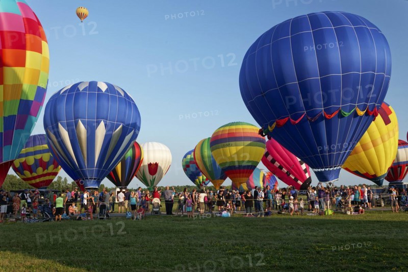 Hot-air balloons, Ballooning Festival, Saint-Jean-sur-Richelieu, Quebec Province, Canada, North America