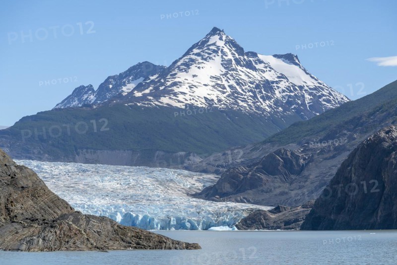 Glacier, Lago Grey, Torres del Paine National Park, Parque Nacional Torres del Paine, Cordillera del Paine, Towers of the Blue Sky, Region de Magallanes y de la Antartica Chilena, Ultima Esperanza Province, UNESCO Biosphere Reserve, Patagonia, End of the World, Chile, South America