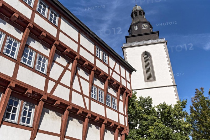 Leib'sches Haus, medieval half-timbered building as Upper Hesse Museum, Gothic bell tower of the former town church of St Pankratius, Old Town, Giessen, Giessen, Hesse, Germany, Europe