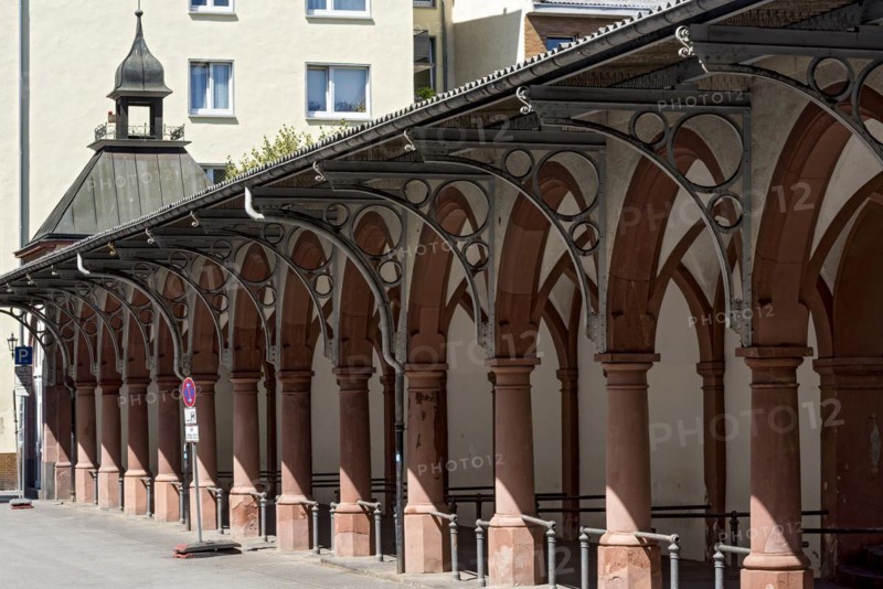 Historic market arbours, archway with columns, arcades, Giessen weekly market market, old town, Giessen, Giessen, Hesse, Germany, Europe