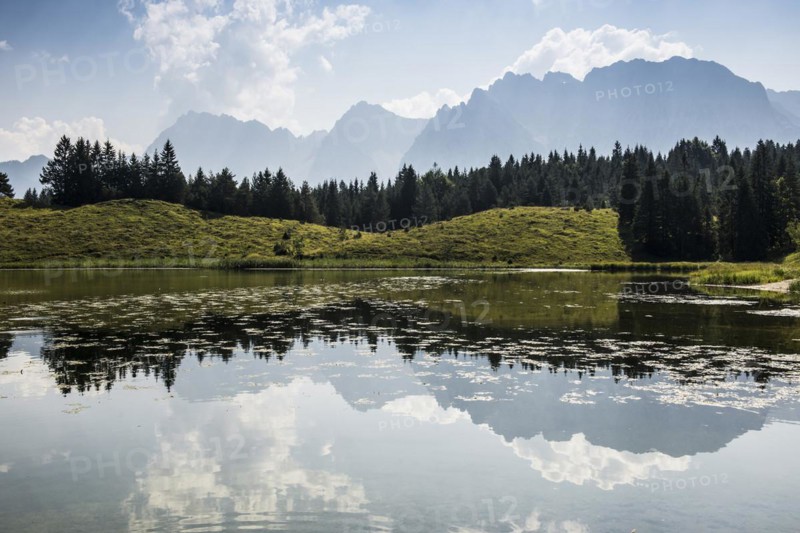 Luttensee in front of the Karwendel, Mittenwald, Werdenfelser Land, Upper Bavaria, Bavaria, Germany, Europe