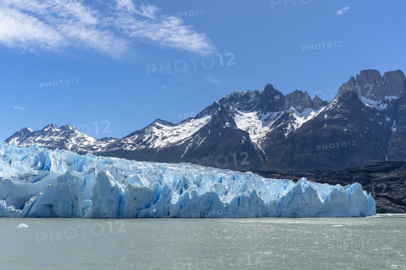 Glacier, Lago Grey, Andes mountain range, Torres del Paine National Park, Parque Nacional Torres del Paine, Cordillera del Paine, Towers of the Blue Sky, Region de Magallanes y de la Antartica Chilena, Ultima Esperanza province, UNESCO biosphere reserve, Patagonia, end of the world, Chile, South America