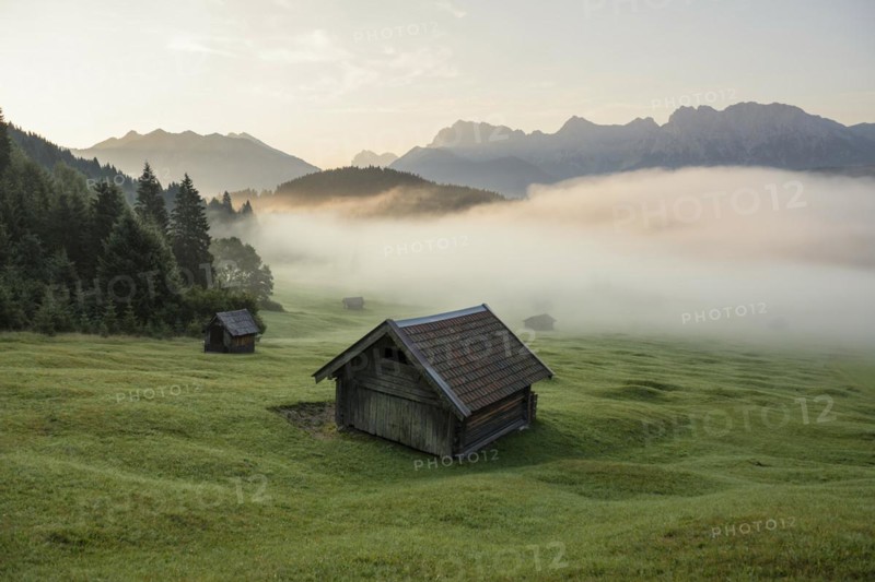 Sunrise and morning fog, Geroldsee or Wagenbruechsee, Kruen near Mittenwald, Werdenfelser Land, Upper Bavaria, Bavaria, Germany, Europe