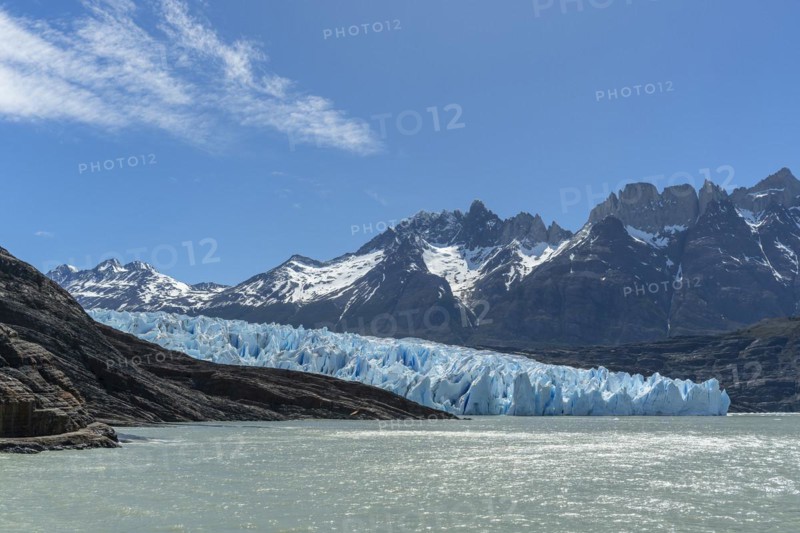 Glacier, Lago Grey, Andes mountain range, Torres del Paine National Park, Parque Nacional Torres del Paine, Cordillera del Paine, Towers of the Blue Sky, Region de Magallanes y de la Antartica Chilena, Ultima Esperanza province, UNESCO biosphere reserve, Patagonia, end of the world, Chile, South America