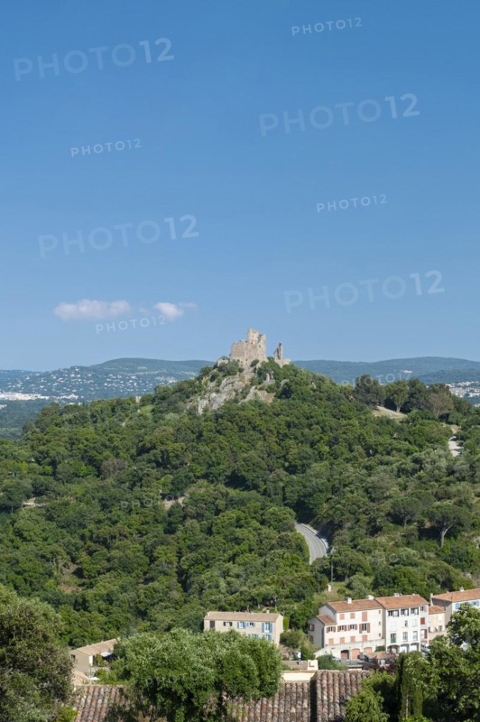 Landscape with the castle of Grimaud, in the background the hills of the Massif des Maures, Grimaud-Village, Var, Provence-Alpes-Cote d'Azur, France, Europe