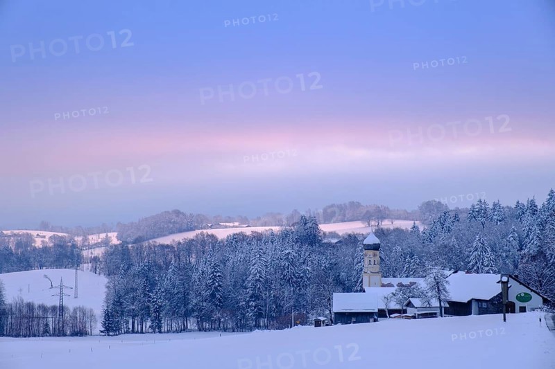 Sunrise in winter, Fischbach, Toelzer Land, Upper Bavaria, Bavaria, Germany, Europe