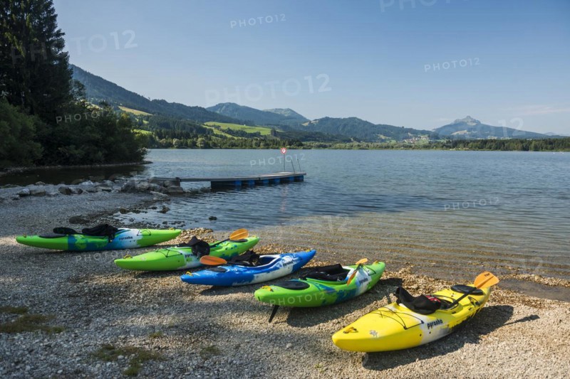 Kayaks, Lake Ammer, near Herrsching am Lake Ammer, Fuenfseenland, Upper Bavaria, Bavaria, Germany, Europe