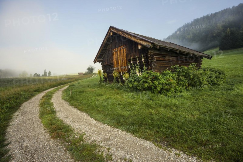 Sunrise and morning fog, Geroldsee or Wagenbruechsee, Kruen near Mittenwald, Werdenfelser Land, Upper Bavaria, Bavaria, Germany, Europe