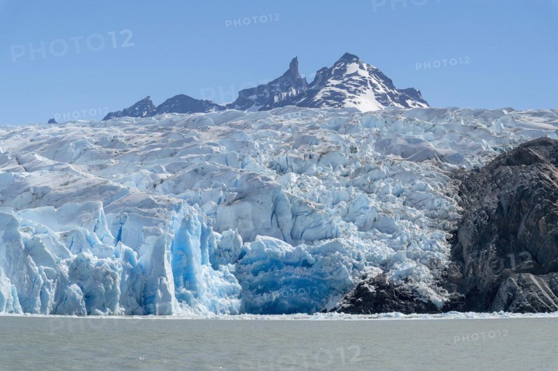 Glacier, Lago Grey, Torres del Paine National Park, Parque Nacional Torres del Paine, Cordillera del Paine, Towers of the Blue Sky, Region de Magallanes y de la Antartica Chilena, Ultima Esperanza Province, UNESCO Biosphere Reserve, Patagonia, End of the World, Chile, South America