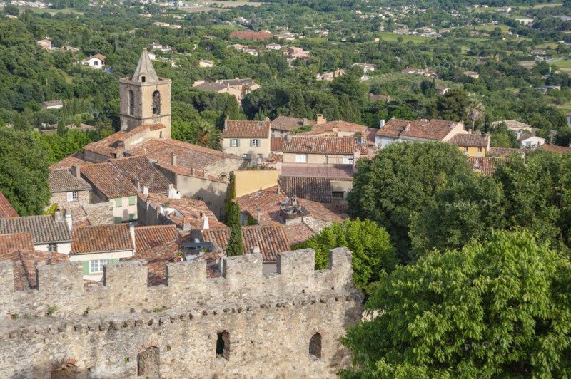 View from Grimaud Castle to the village of Grimaud with the church of Saint Michel, Grimaud-Village, Var, Provence-Alpes-Cote d'Azur, France, Europe